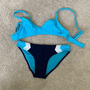 Aerie V Scoop Bikini in Calla Lily and Navy Size XXS